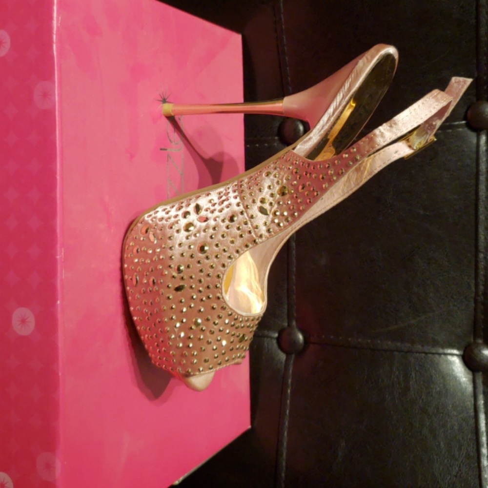 Shoedazzle Eloise Heels
